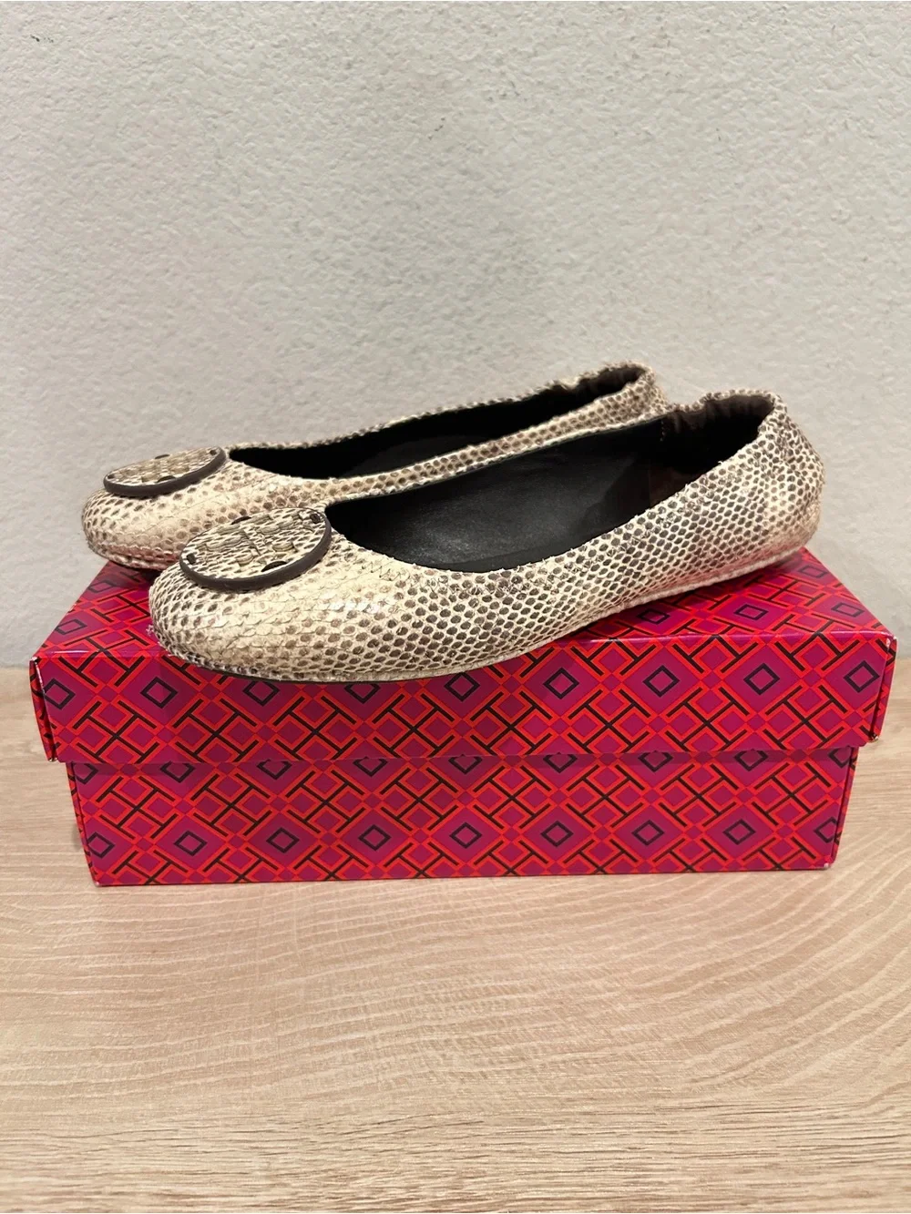 Tory Burch Minnie Travel Ballet Flats Cream Roccia Stamped Snake leather, Size 7